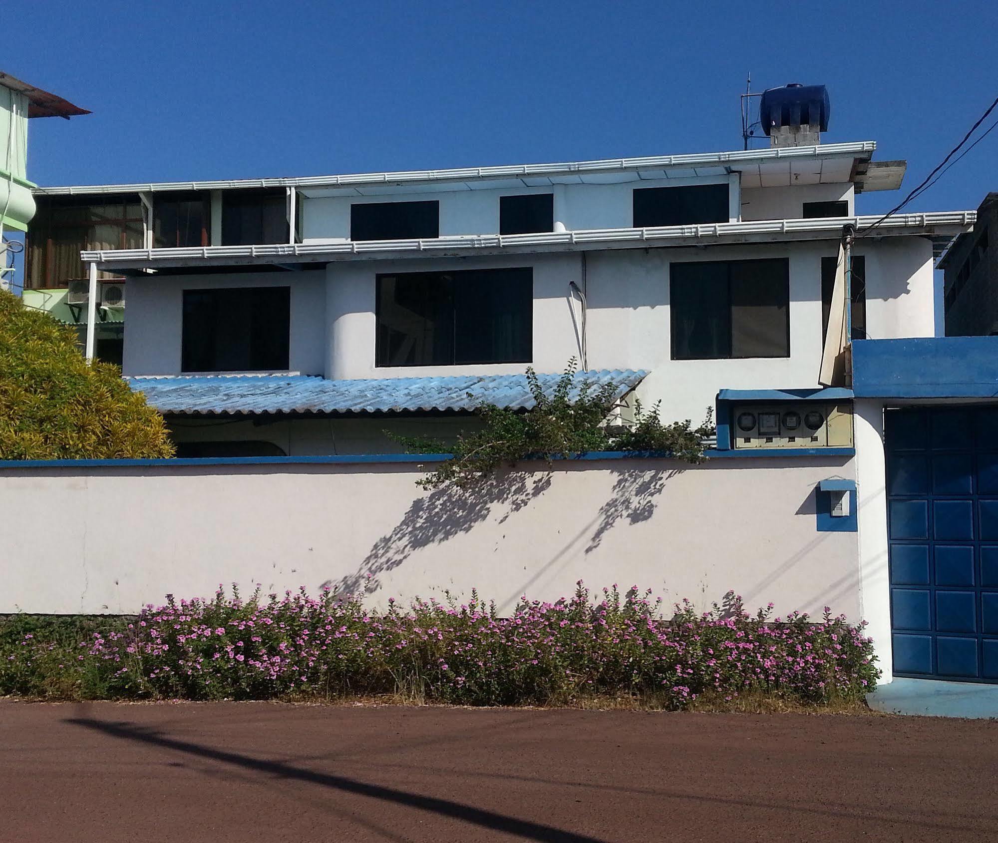 Maytenus Galapagos Puerto Ayora  Exterior photo